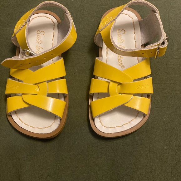 Yellow Saltwater Sandals 7C - Picture 1 of 5